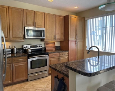 552 Nw 39th Circle Nw - Photo Thumbnail 3