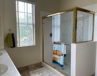 552 Nw 39th Circle Nw - Photo Thumbnail 17