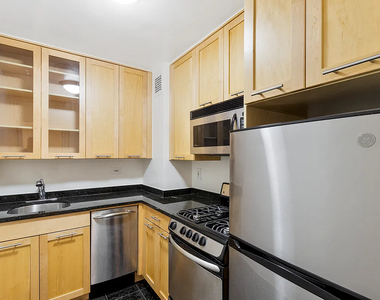 East 36th Street - Photo Thumbnail 3