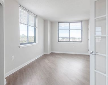 1401 S. Joyce Street - Photo Thumbnail 16