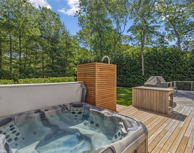 19 Woodland Way - Photo Thumbnail 17