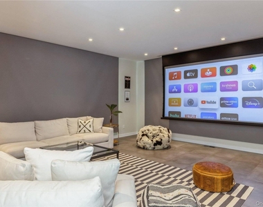 19 Woodland Way - Photo Thumbnail 6