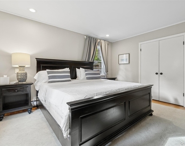 1181 Fireplace Rd - Photo Thumbnail 19