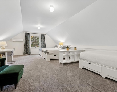 1181 Fireplace Rd - Photo Thumbnail 2