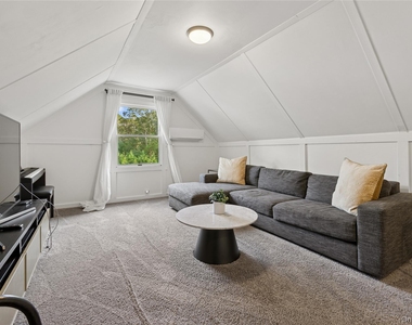 1181 Fireplace Rd - Photo Thumbnail 8