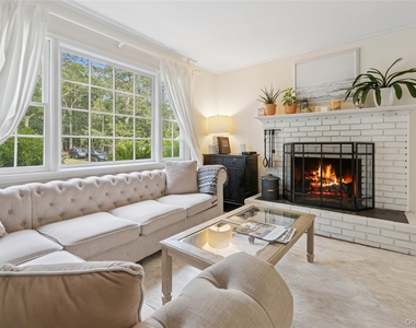 1181 Fireplace Rd - Photo Thumbnail 7