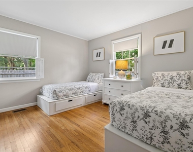 1181 Fireplace Rd - Photo Thumbnail 16