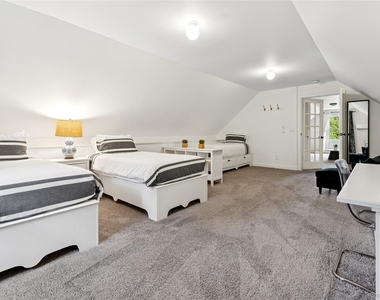 1181 Fireplace Rd - Photo Thumbnail 22