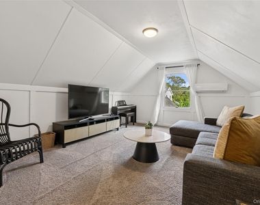 1181 Fireplace Rd - Photo Thumbnail 21