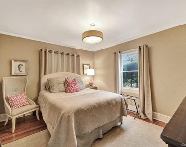 198 South Country Road - Photo Thumbnail 26