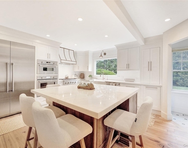 198 South Country Road - Photo Thumbnail 10
