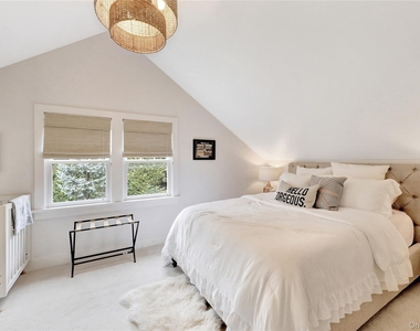 198 South Country Road - Photo Thumbnail 20