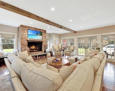 198 South Country Road - Photo Thumbnail 4