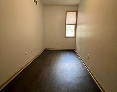2154 N Carlisle Street - Photo Thumbnail 15