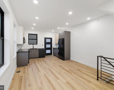 2713 W Montgomery Avenue - Photo Thumbnail 2