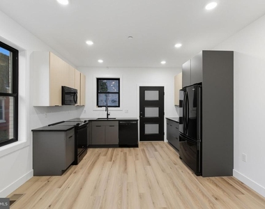 2713 W Montgomery Avenue - Photo Thumbnail 3