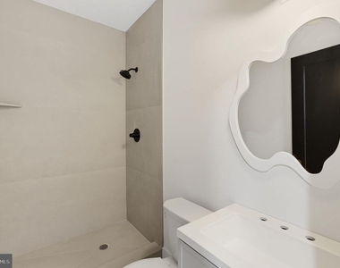 2713 W Montgomery Avenue - Photo Thumbnail 14