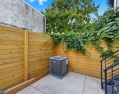 2713 W Montgomery Avenue - Photo Thumbnail 23