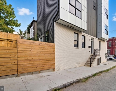 2713 W Montgomery Avenue - Photo Thumbnail 1