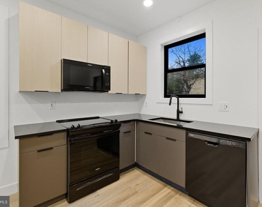 2713 W Montgomery Avenue - Photo Thumbnail 5