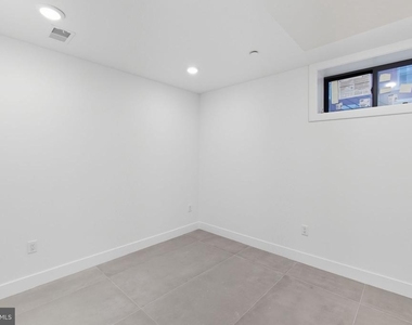 2713 W Montgomery Avenue - Photo Thumbnail 15