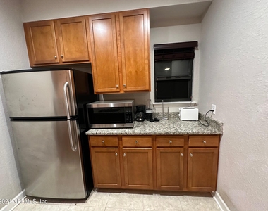 439 Midway Street - Photo Thumbnail 7