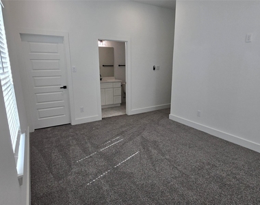 9808 Pelsey - Photo Thumbnail 12