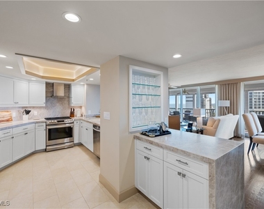 4651 Gulf Shore Boulevard N - Photo Thumbnail 8