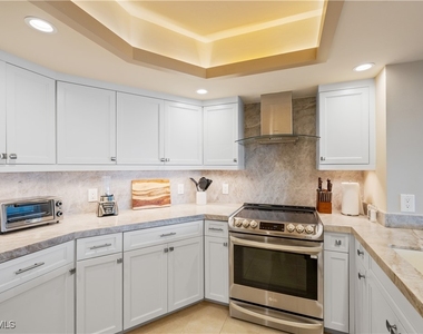 4651 Gulf Shore Boulevard N - Photo Thumbnail 10