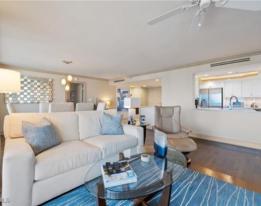 4651 Gulf Shore Boulevard N - Photo Thumbnail 7