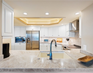 4651 Gulf Shore Boulevard N - Photo Thumbnail 13