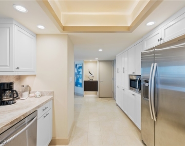 4651 Gulf Shore Boulevard N - Photo Thumbnail 12