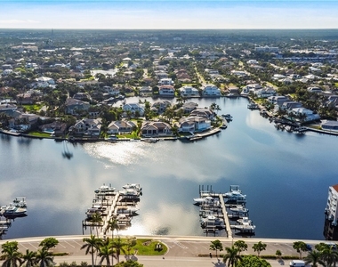 4651 Gulf Shore Boulevard N - Photo Thumbnail 40