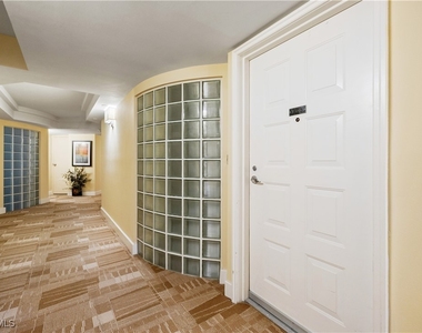 4651 Gulf Shore Boulevard N - Photo Thumbnail 1
