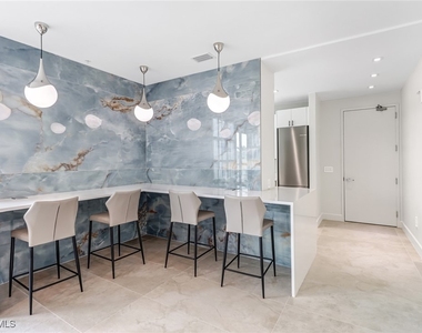 3000 Oasis Grand Boulevard - Photo Thumbnail 37