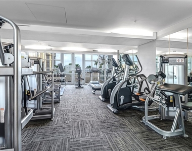 3000 Oasis Grand Boulevard - Photo Thumbnail 44