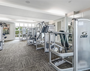 3000 Oasis Grand Boulevard - Photo Thumbnail 42