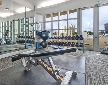 3000 Oasis Grand Boulevard - Photo Thumbnail 45