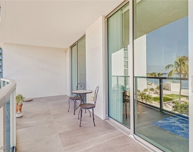 3000 Oasis Grand Boulevard - Photo Thumbnail 26