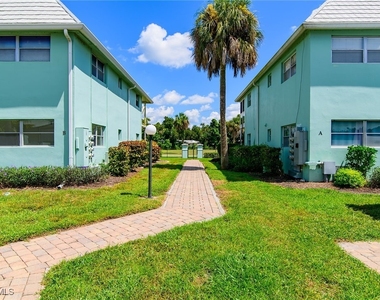 3225 E Riverside Drive - Photo Thumbnail 18