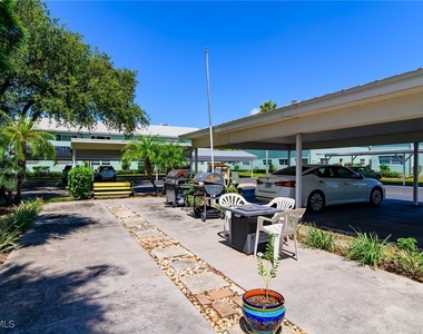 3225 E Riverside Drive - Photo Thumbnail 13