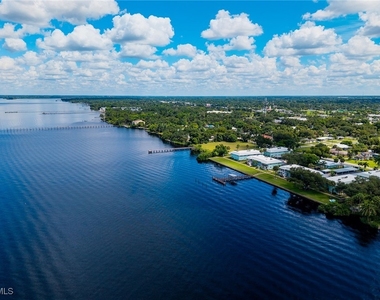 3225 E Riverside Drive - Photo Thumbnail 26