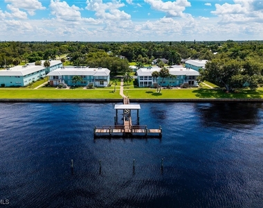 3225 E Riverside Drive - Photo Thumbnail 31