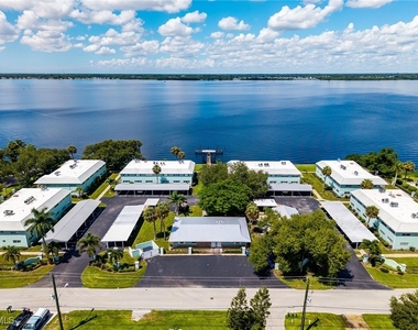 3225 E Riverside Drive - Photo Thumbnail 28