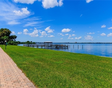 3225 E Riverside Drive - Photo Thumbnail 20