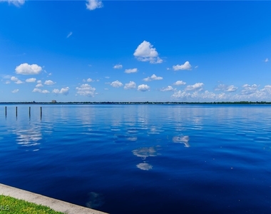 3225 E Riverside Drive - Photo Thumbnail 21