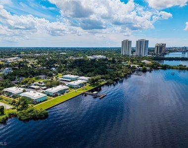 3225 E Riverside Drive - Photo Thumbnail 24