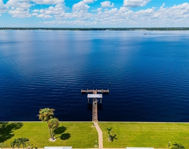 3225 E Riverside Drive - Photo Thumbnail 30