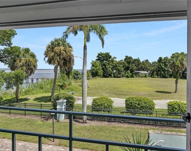 3225 E Riverside Drive - Photo Thumbnail 12