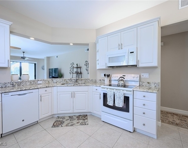 2371 Ravenna Boulevard - Photo Thumbnail 8